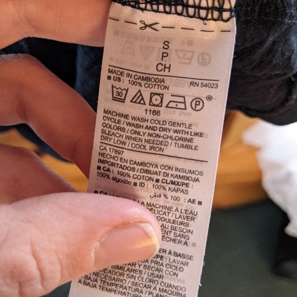 Black Old Navy Off Shoulder Top - Size S - Picture 3 of 5